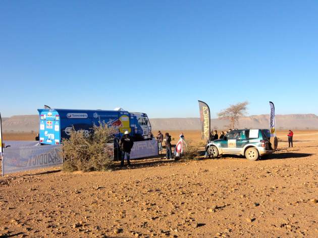 AfricaEcoRaceStartingLineTagounite02