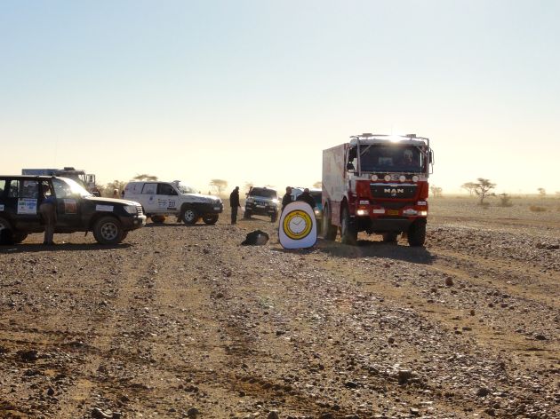 EssersWaitsDepartAfricaEcoRace