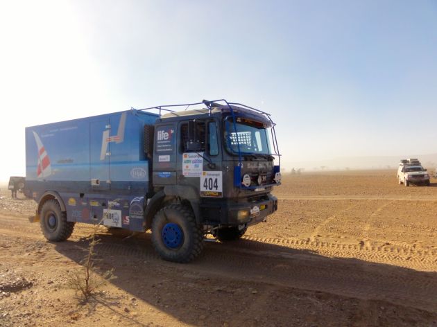 ManHillewaereDepartAfricaEcoRace