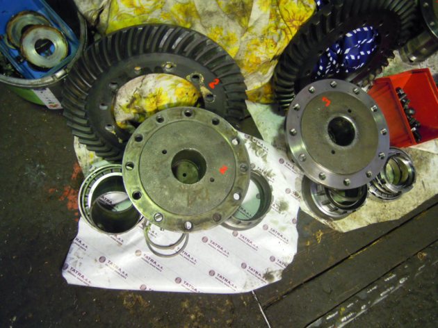Tatra815RearAxleDisassembled